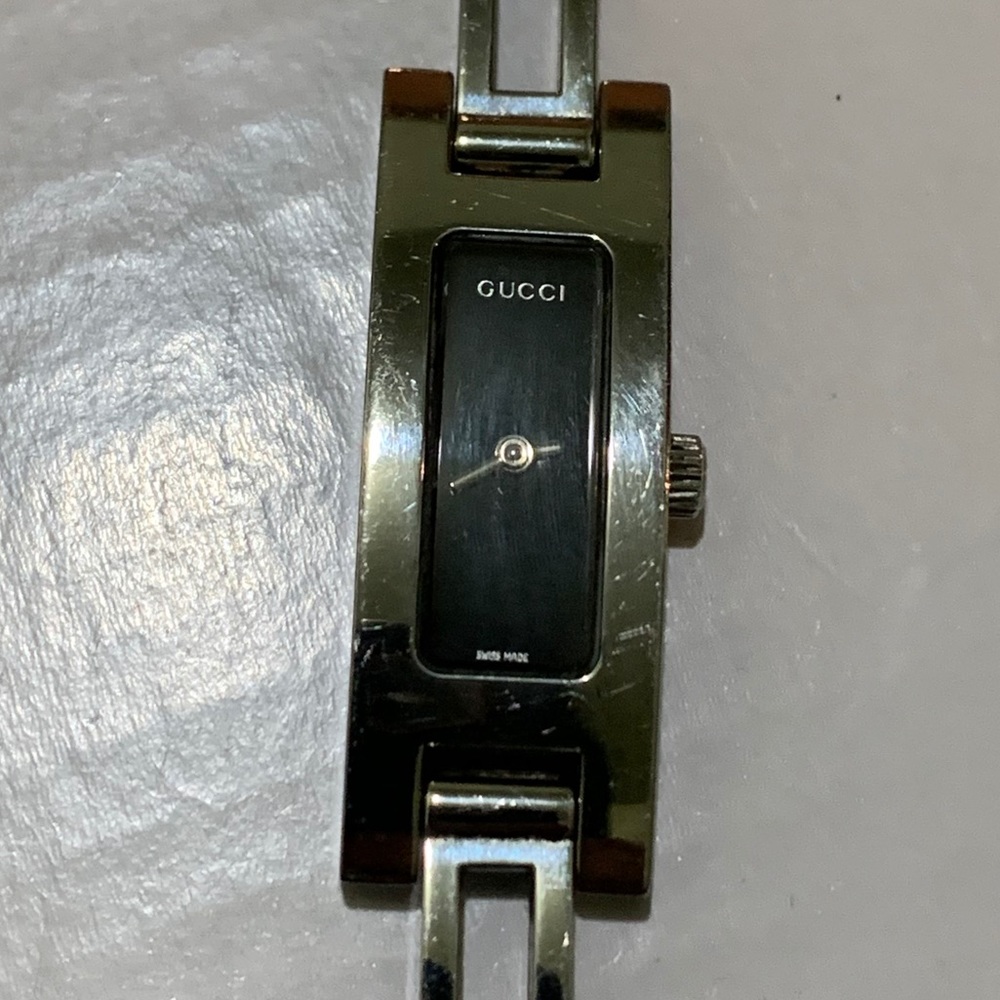 Gucci women’s wrist watch